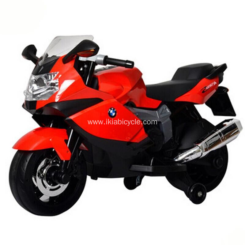 Electric motorsiklo nga adunay light motorsiklo